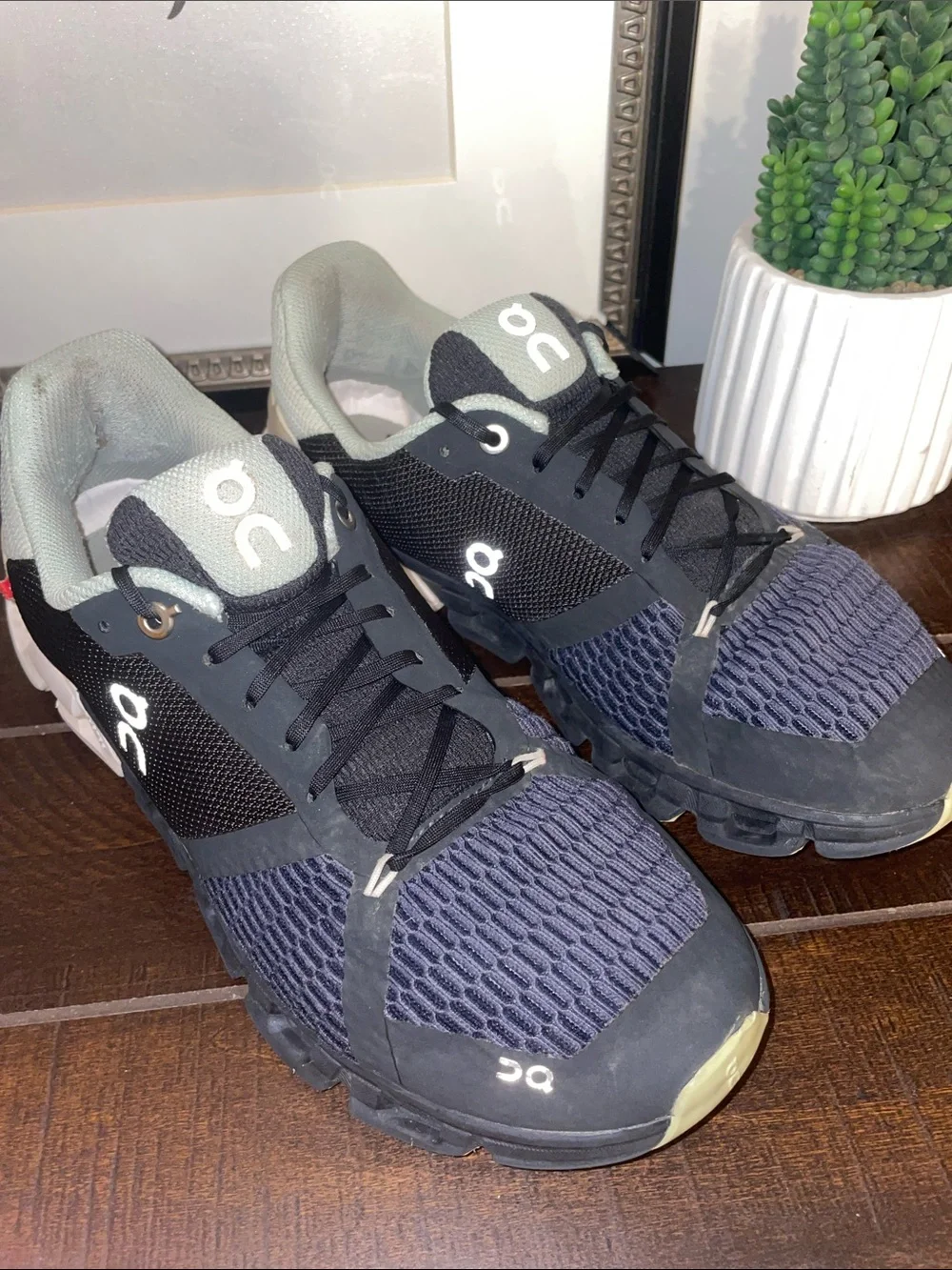 On Cloud Cloudflyer Running Shoes / Sneakers size 9